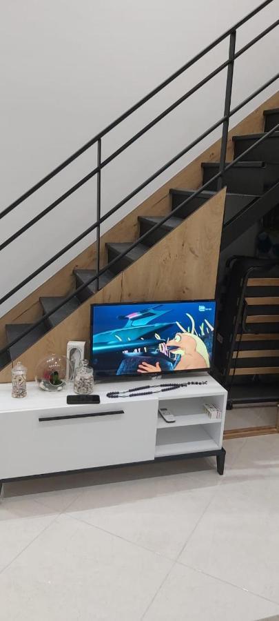 Apartament Me Qera Dublex Lungomare Влёра Экстерьер фото